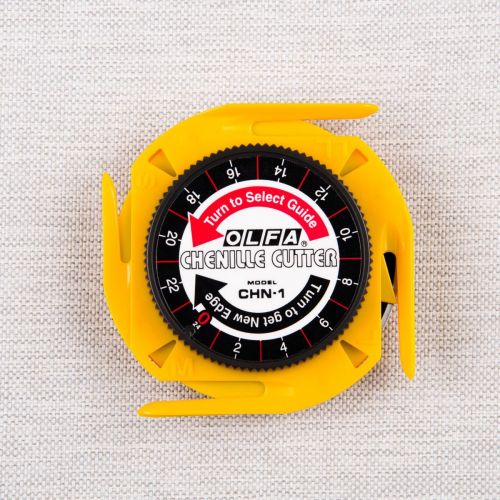 COUTEAU POUR CHENILLE OLFA