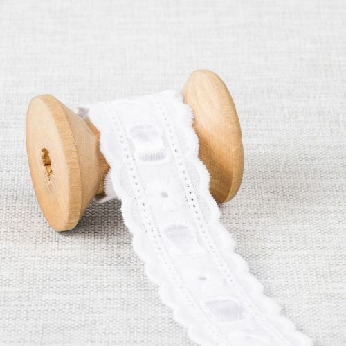 PASSE-RUBAN BRODÉ 22 MM - BLANC-1