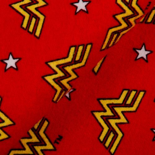 FLANNELETTE WONDER WOMAN PAR CAMELOT - WW84 LOGO AND STARS ROUGE