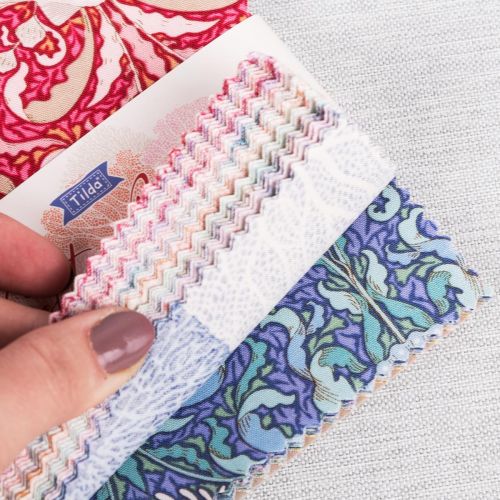 PRÉCOUPÉ COTTON BEACH PAR TILDA - CHARM PACK 300111