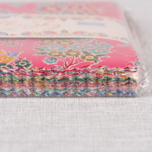 PRÉCOUPÉ PIE IN THE SKY PAR TILDA - CHARM PACK