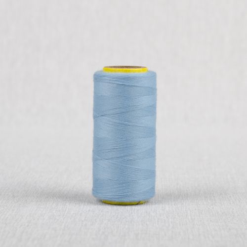 FIL DE POLYESTER POUR SURJETEUSE 500M - BLEU PALE