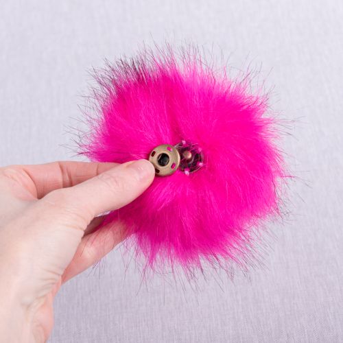 POMPON FAUSSE FOURRURE 12 CM - FUCHSIA