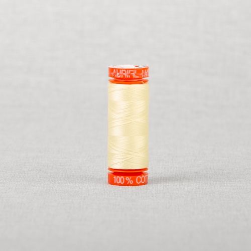 FIL DE COTON AURIFIL MAKO 50 200M - 2110 CITRON PÂLE