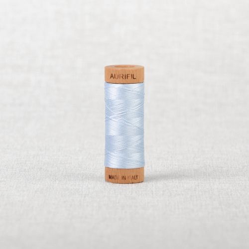 FIL DE COTON AURIFIL MAKO 80 274M - 2710 ŒUF DE MERLE PÂLE