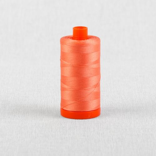 FIL DE COTON AURIFIL MAKO 50 1300M - 2220 SAUMON PÂLE