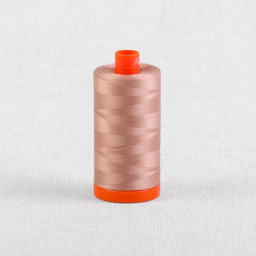 FIL DE COTON AURIFIL MAKO 50 1300M - 2375 BLUSH ANTIQUE