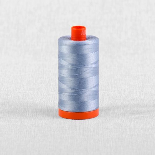 FIL DE COTON AURIFIL MAKO 50 1300M - 2720 BLEU DELFT PÂLE