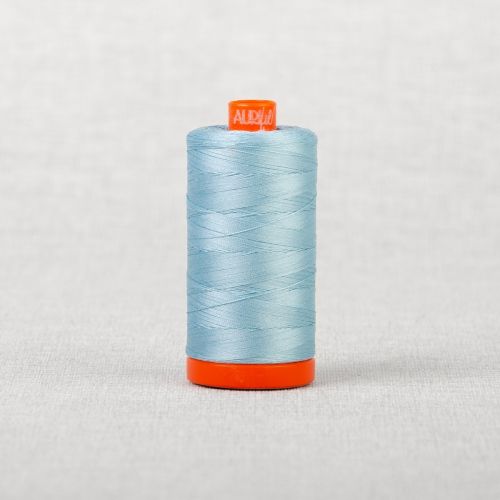 FIL DE COTON AURIFIL MAKO 50 1300M - 2805 TURQUOISE GRIS CLAIR