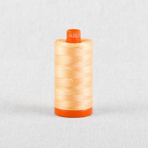 FIL DE COTON MOIRÉ AURIFIL MAKO 50 1300M - 3920 LUEUR DORÉE