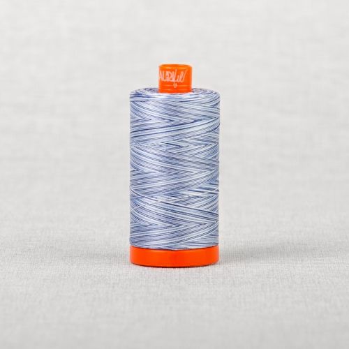 FIL DE COTON MOIRÉ AURIFIL MAKO 50 1300M - 4655 TEMPÊTE EN MER