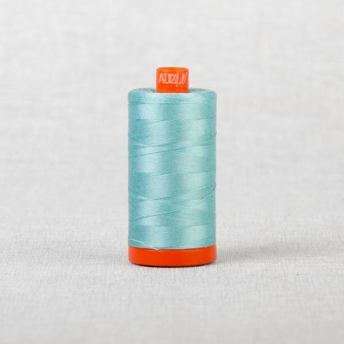 FIL DE COTON AURIFIL MAKO 50 1300M - 5006 TURQUOISE PÂLE