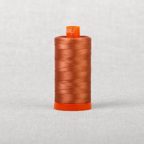 FIL DE COTON AURIFIL MAKO 50 1300M - 6728 CINABRE