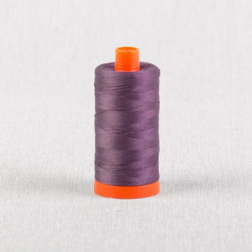 FIL DE COTON AURIFIL MAKO 50 1300M - 6735 PLUMSTATIC